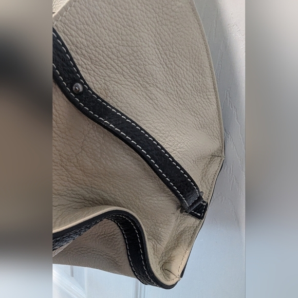 Vittoria Napoli Convertible Bag - Picture 14 of 15